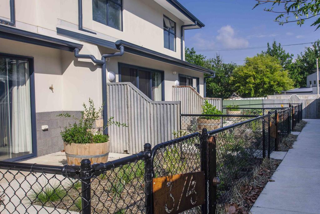 One Of A Kind Apartments Canberra Exteriör bild